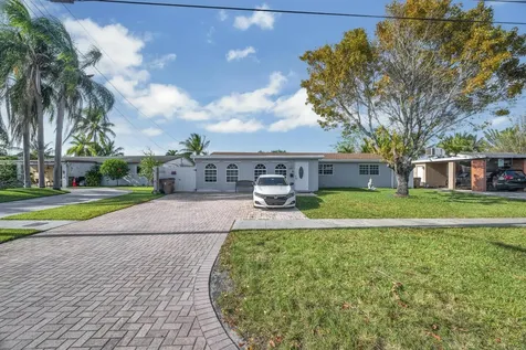 471 NW 39th Street Deerfield Beach FL 33064