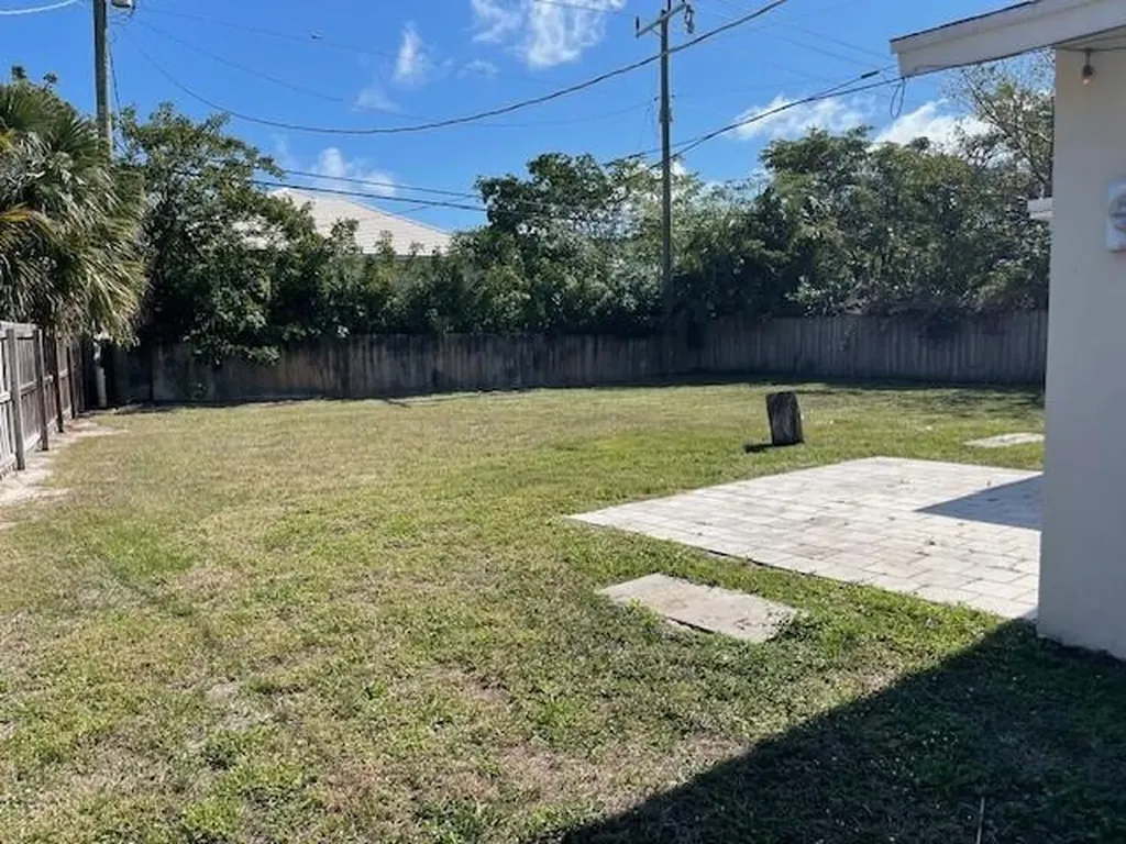 2198 NW 3rd Avenue Boca Raton FL 33431