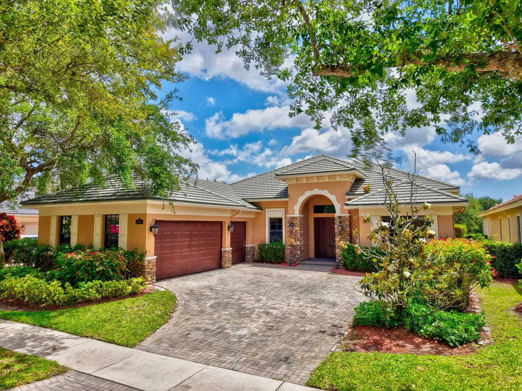 8950 Equus Circle Boynton Beach FL 33472