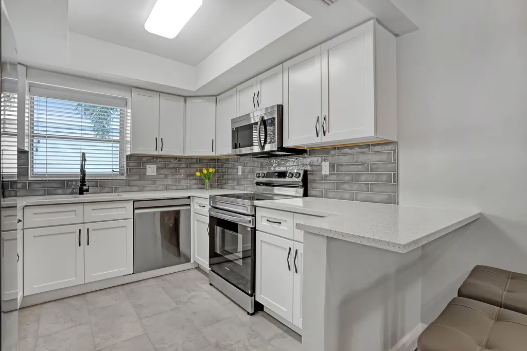 2894 Crosley Drive E West Palm Beach FL 33415