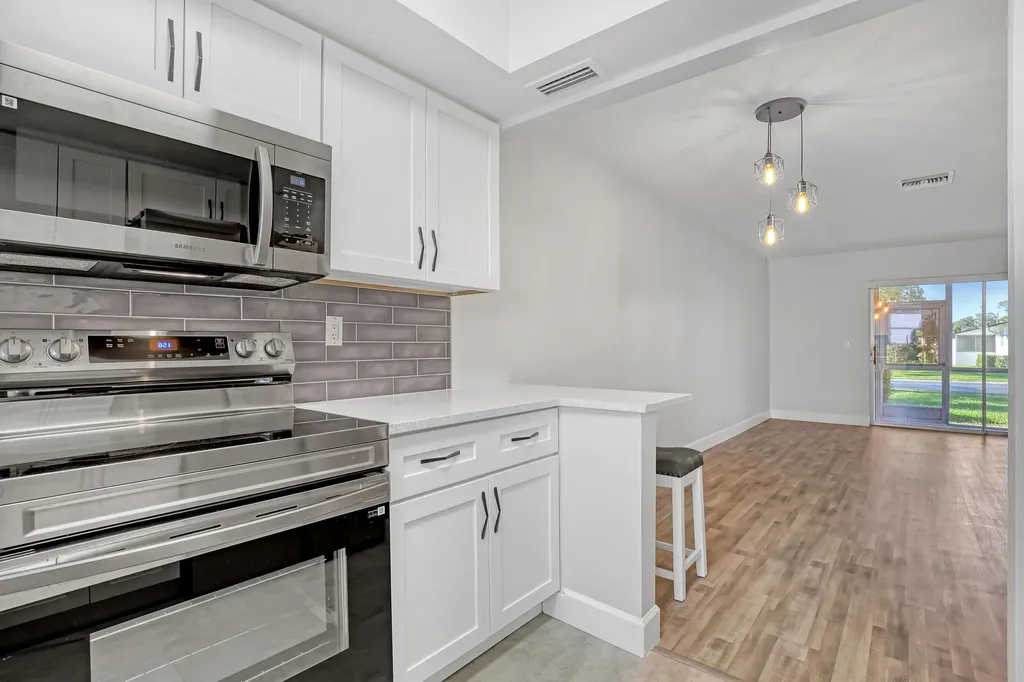 2894 Crosley Drive E West Palm Beach FL 33415