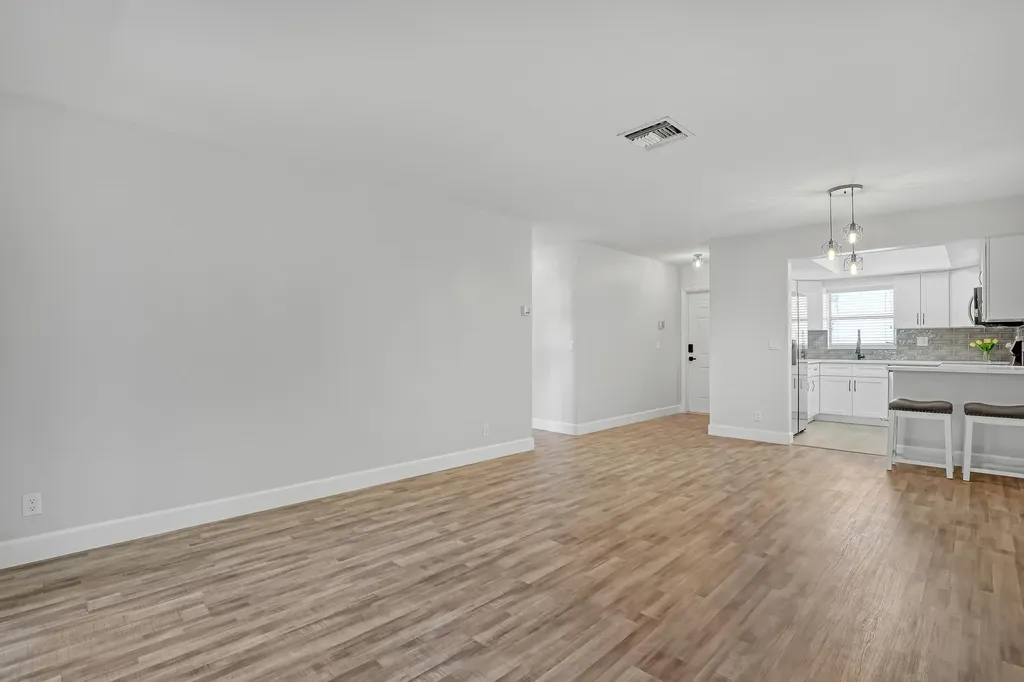 2894 Crosley Drive E West Palm Beach FL 33415