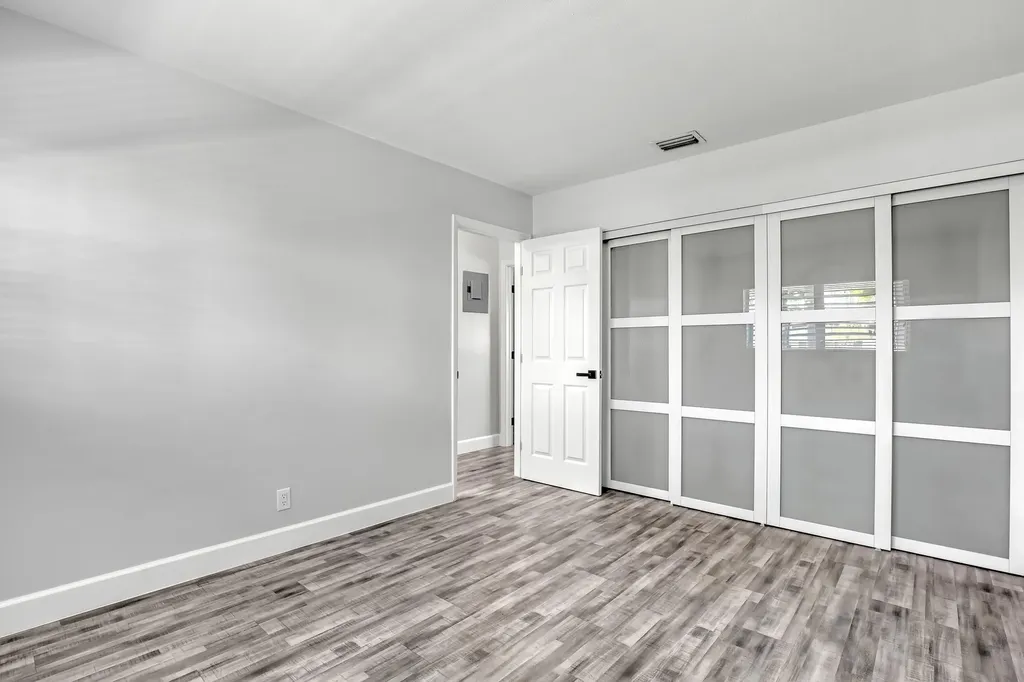 2894 Crosley Drive E West Palm Beach FL 33415