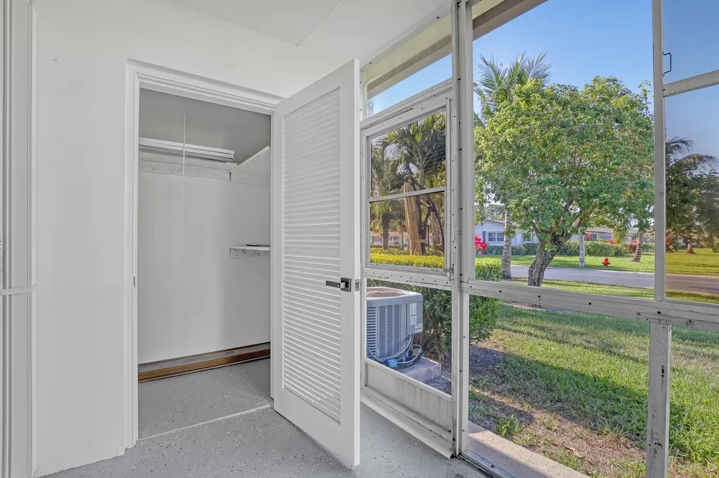2894 Crosley Drive E West Palm Beach FL 33415