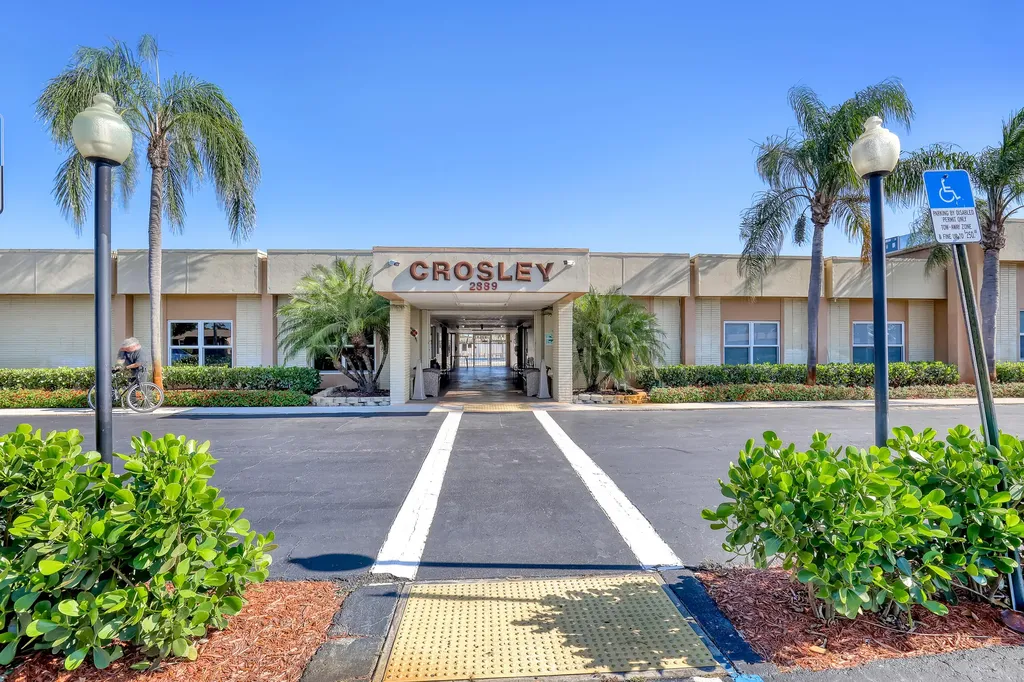 2894 Crosley Drive E West Palm Beach FL 33415