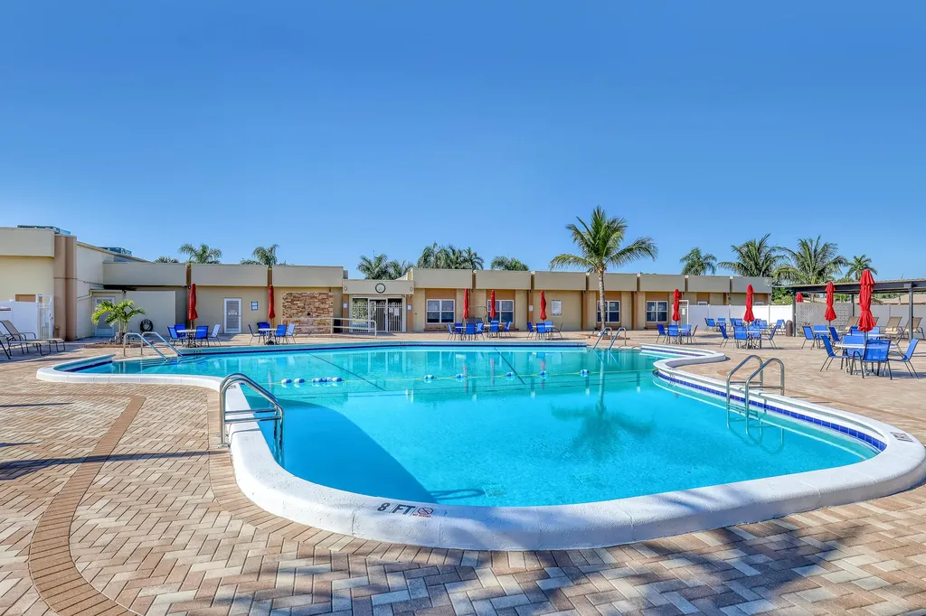 2894 Crosley Drive E West Palm Beach FL 33415