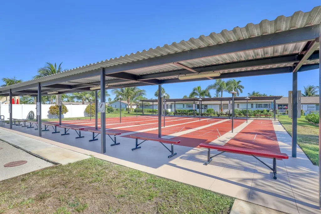 2894 Crosley Drive E West Palm Beach FL 33415