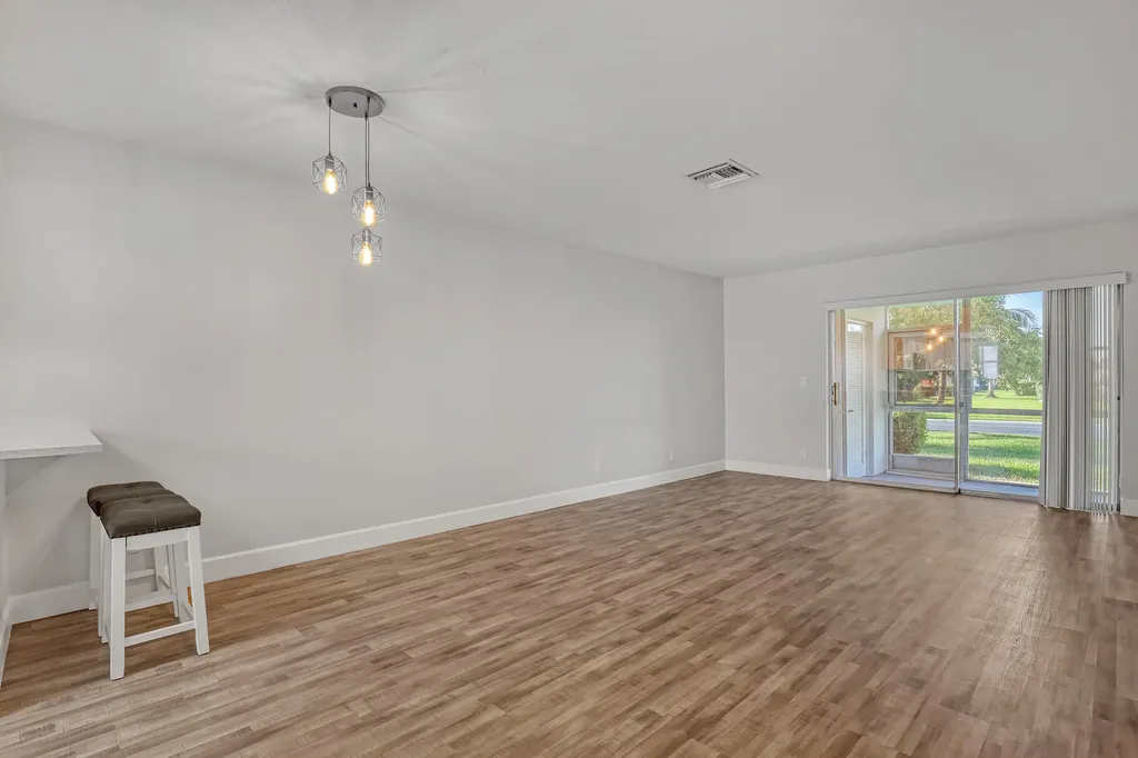 2894 Crosley Drive E West Palm Beach FL 33415