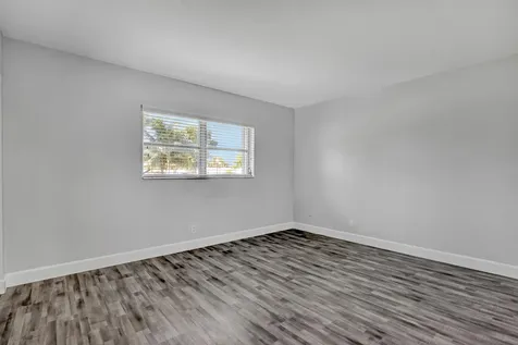 2894 Crosley Drive E West Palm Beach FL 33415