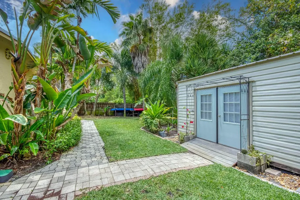 404 S Caloosahatchee Avenue Jupiter FL 33458