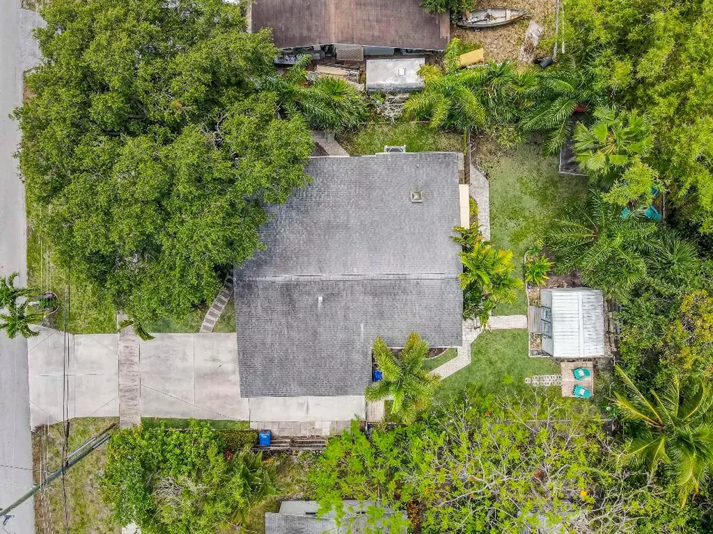404 S Caloosahatchee Avenue Jupiter FL 33458