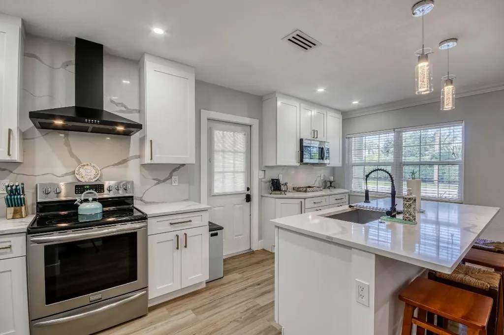 404 S Caloosahatchee Avenue Jupiter FL 33458