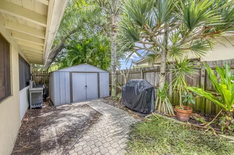 404 S Caloosahatchee Avenue Jupiter FL 33458