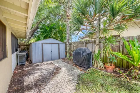 404 S Caloosahatchee Avenue Jupiter FL 33458