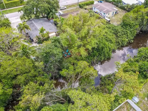 404 S Caloosahatchee Avenue Jupiter FL 33458