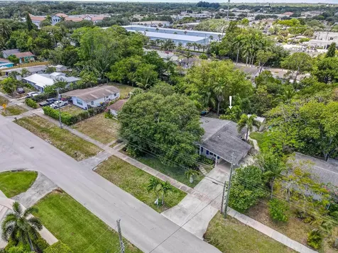 404 S Caloosahatchee Avenue Jupiter FL 33458