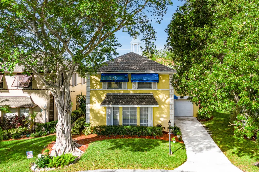 27 SW 5th Way Boca Raton FL 33432