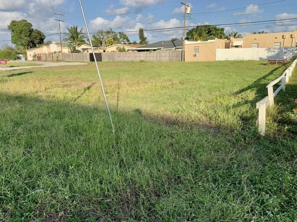 1616 N Dixie Highway Lake Worth Beach FL 33460