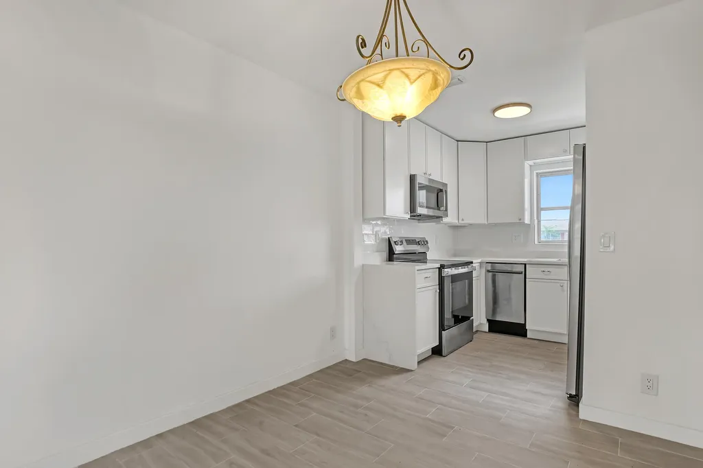 2747 Dudley Drive E West Palm Beach FL 33415