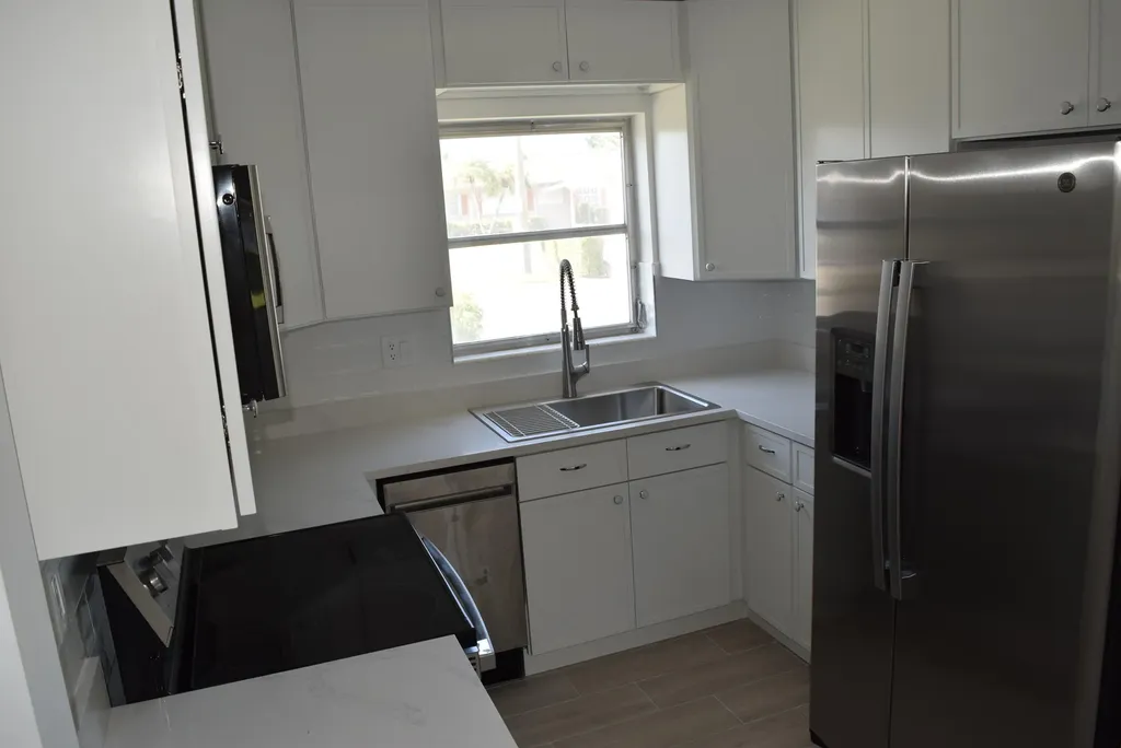 2747 Dudley Drive E West Palm Beach FL 33415