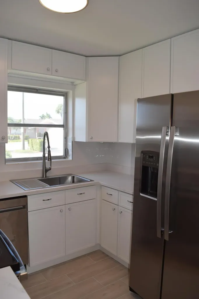 2747 Dudley Drive E West Palm Beach FL 33415