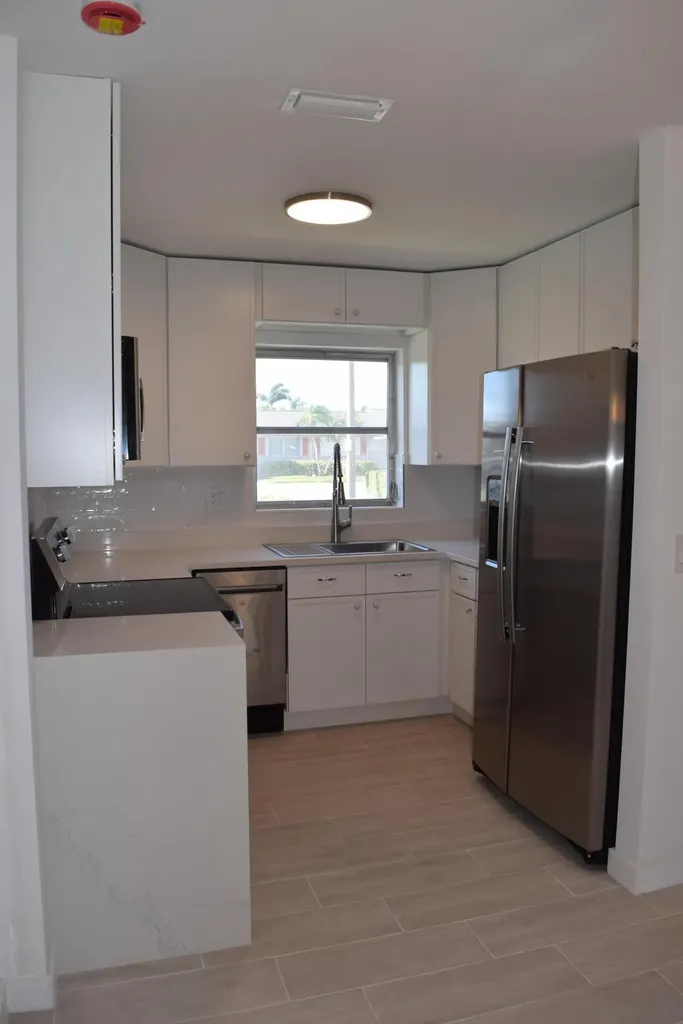 2747 Dudley Drive E West Palm Beach FL 33415