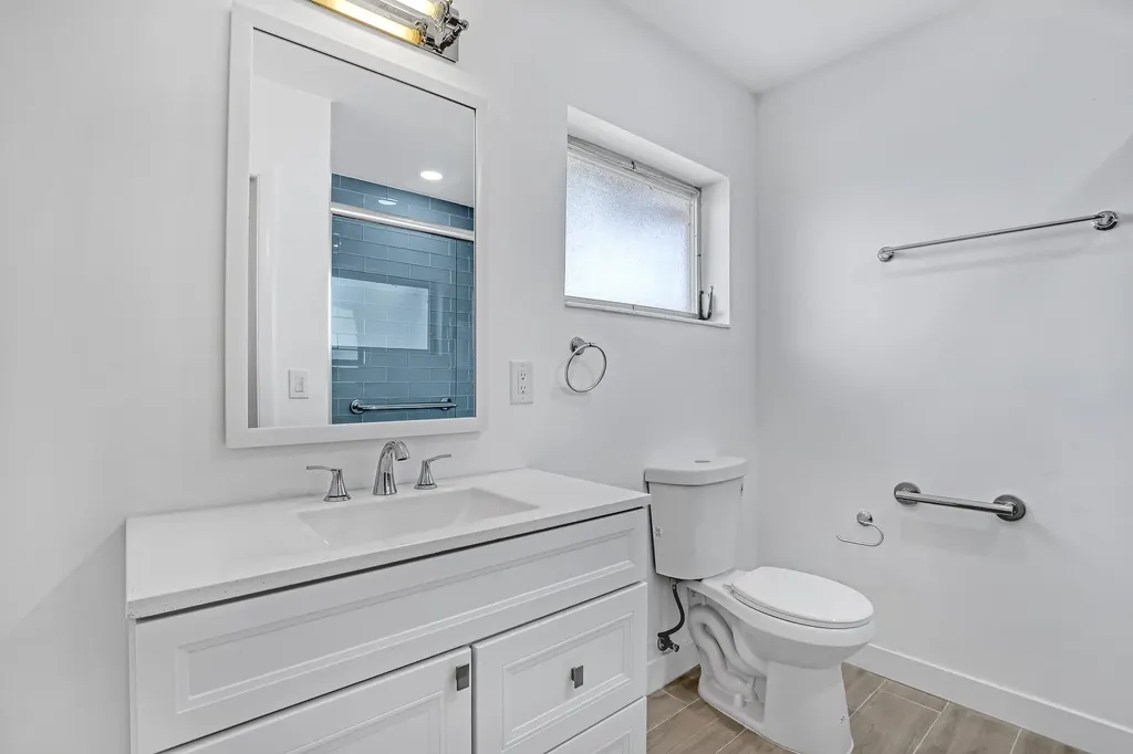 2747 Dudley Drive E West Palm Beach FL 33415