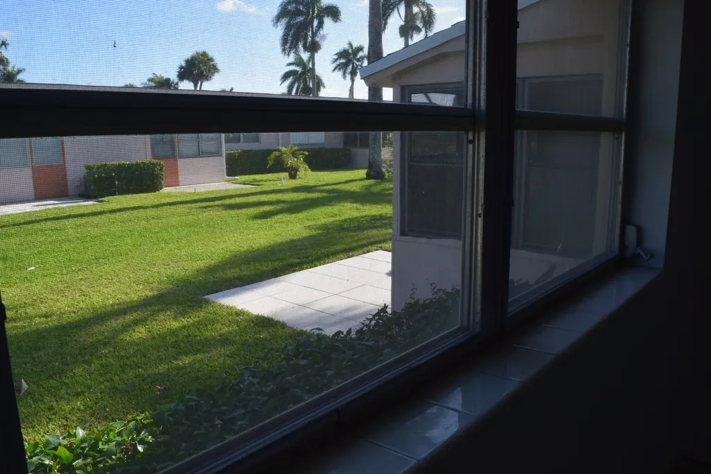 2747 Dudley Drive E West Palm Beach FL 33415