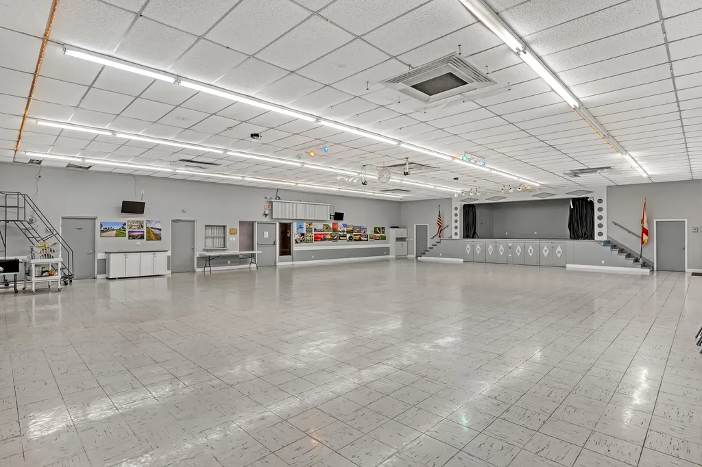2747 Dudley Drive E West Palm Beach FL 33415