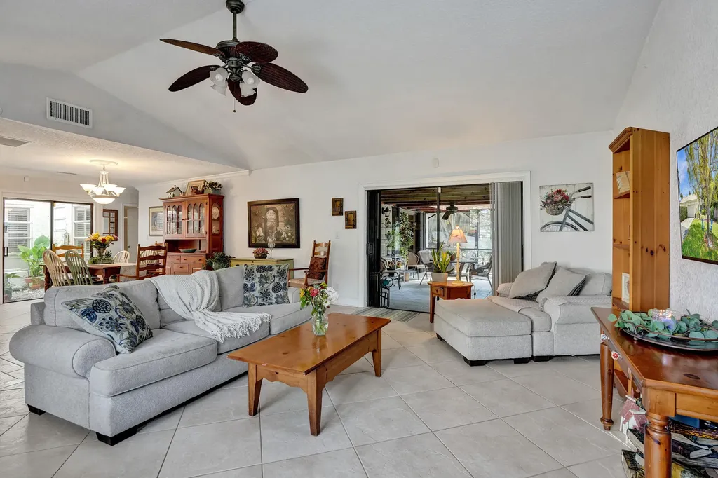 894 Camino Gardens Lane Boca Raton FL 33432