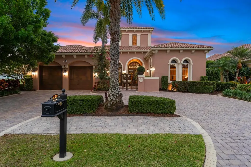 229 SE Bella Strano Port St Lucie FL 34984
