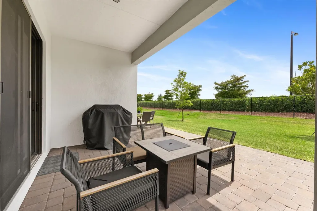 16390 Sea Turtle Place The Acreage FL 33470