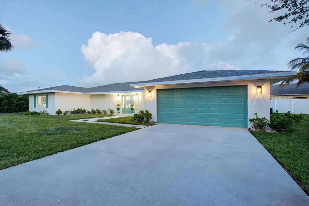 124 Queen Christina Court Hutchinson Island FL 34949