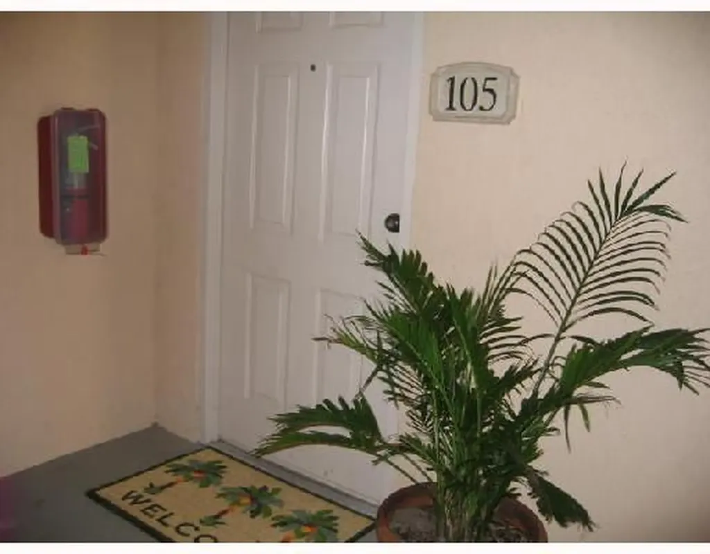 2728 Anzio 105 Court Palm Beach Gardens FL 33410