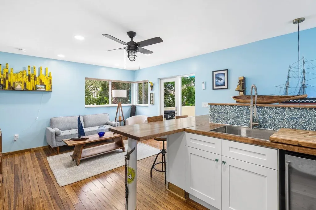 300 SE 7th Avenue Delray Beach FL 33483
