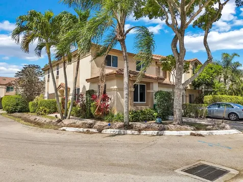 6807 Via Regina Boca Raton FL 33433