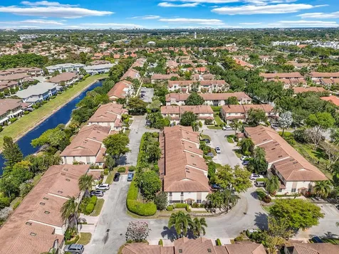 6807 Via Regina Boca Raton FL 33433