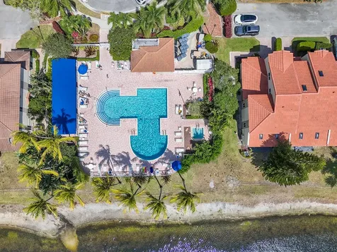 6807 Via Regina Boca Raton FL 33433