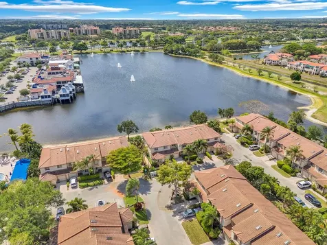 6807 Via Regina Boca Raton FL 33433