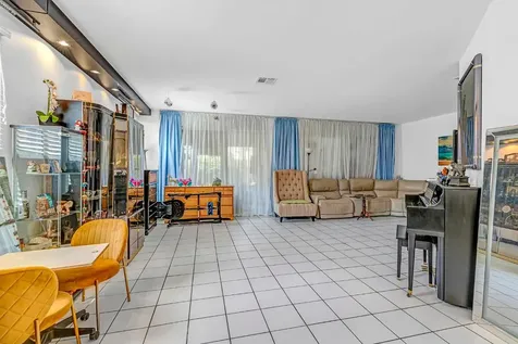 6807 Via Regina Boca Raton FL 33433