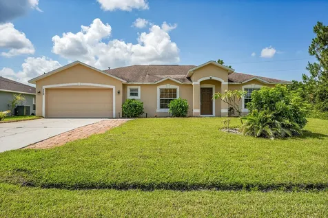 770 SW Hamberland Avenue Port St Lucie FL 34953