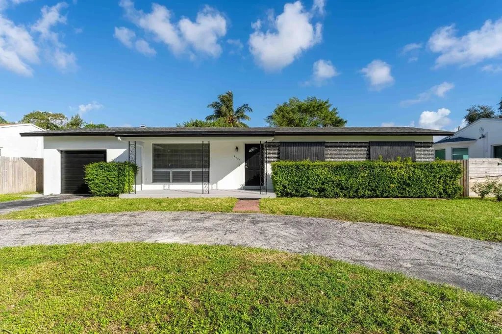 2607 Wiley Street Hollywood FL 33020