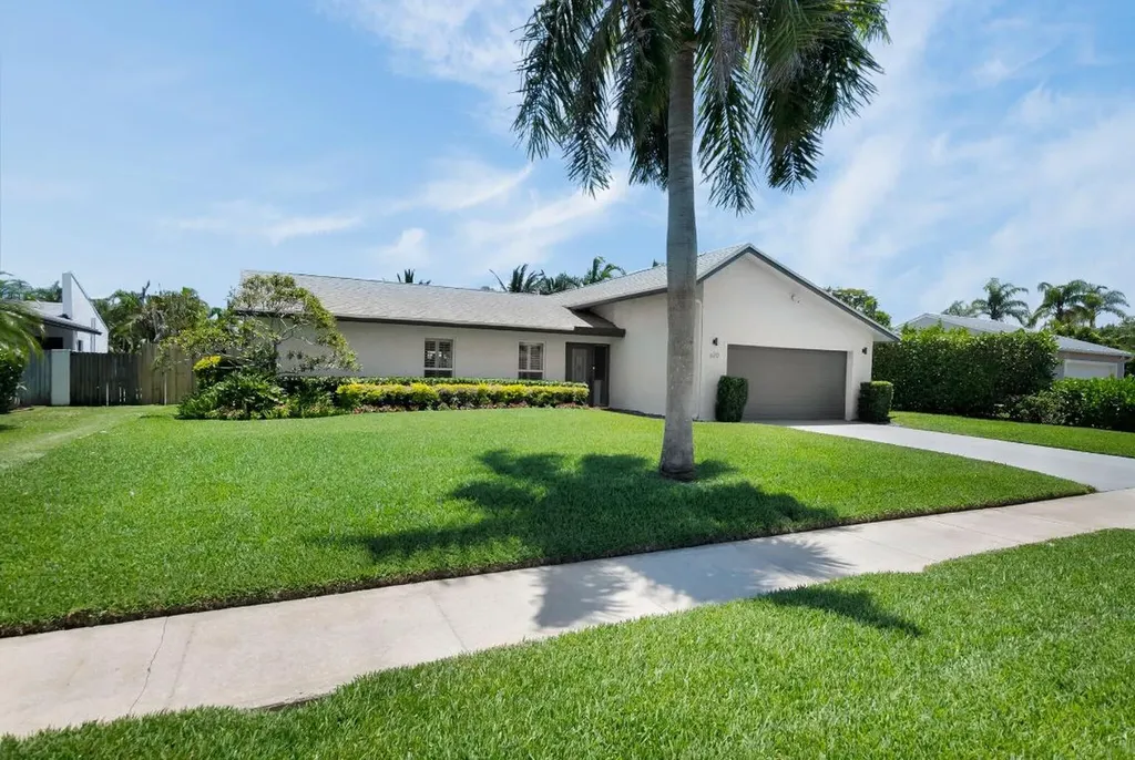 620 NE 15th Place Boynton Beach FL 33435