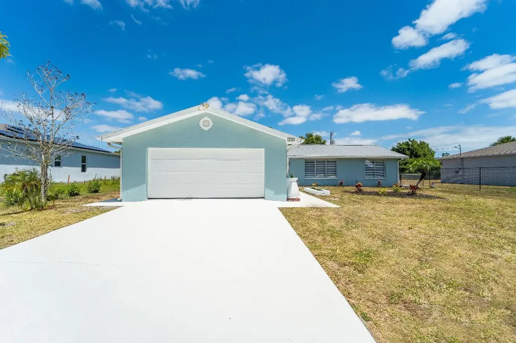 361 NE Genesee Avenue Port St Lucie FL 34983