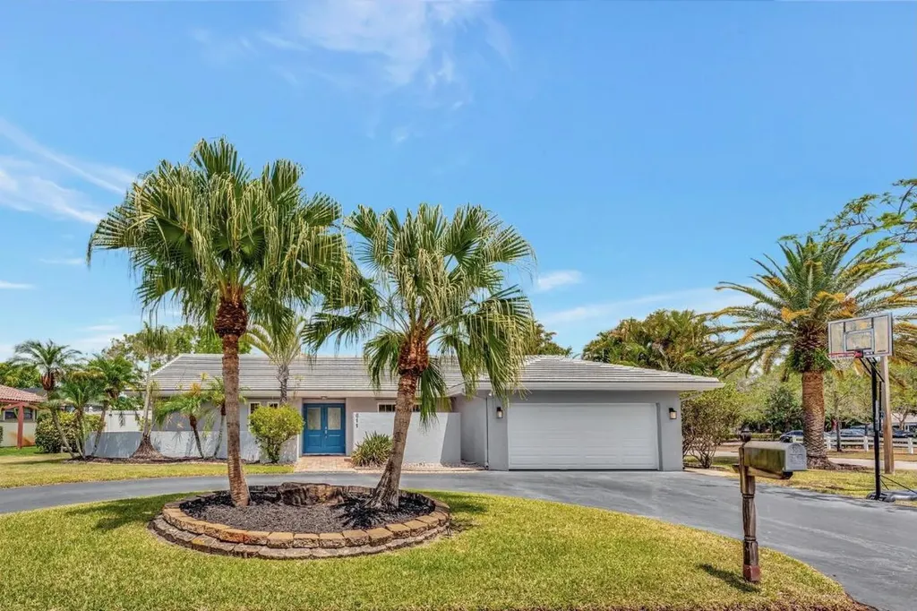 611 NW 101st Terrace Coral Springs FL 33071