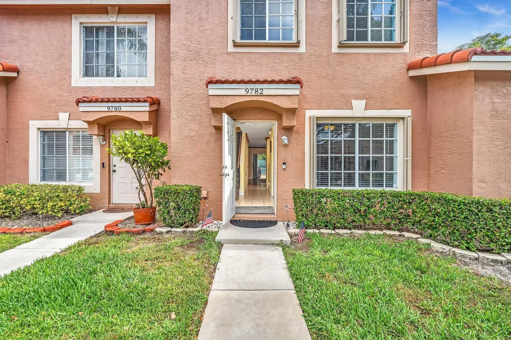 9782 Kamena Circle Boynton Beach FL 33436
