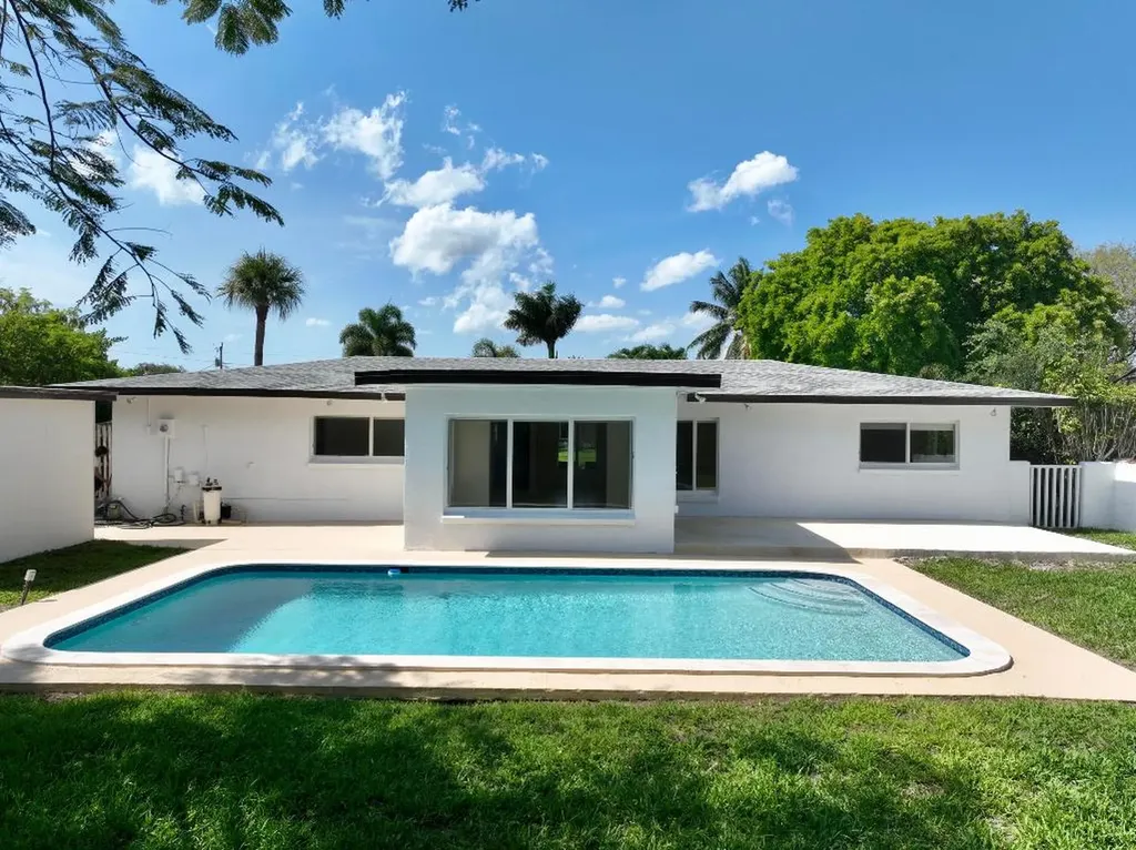 10 Forest Hills Lane Boca Raton FL 33431