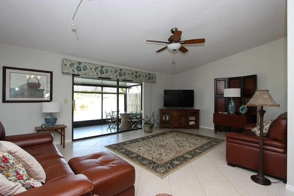 61 Mayfair Lane Boynton Beach FL 33426