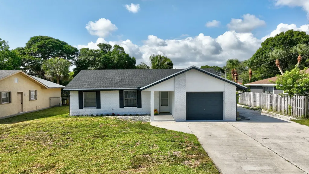 717 Holly Avenue Fort Pierce FL 34982