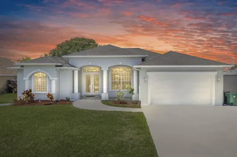 2267 SE Heathwood Circle Port St Lucie FL 34952